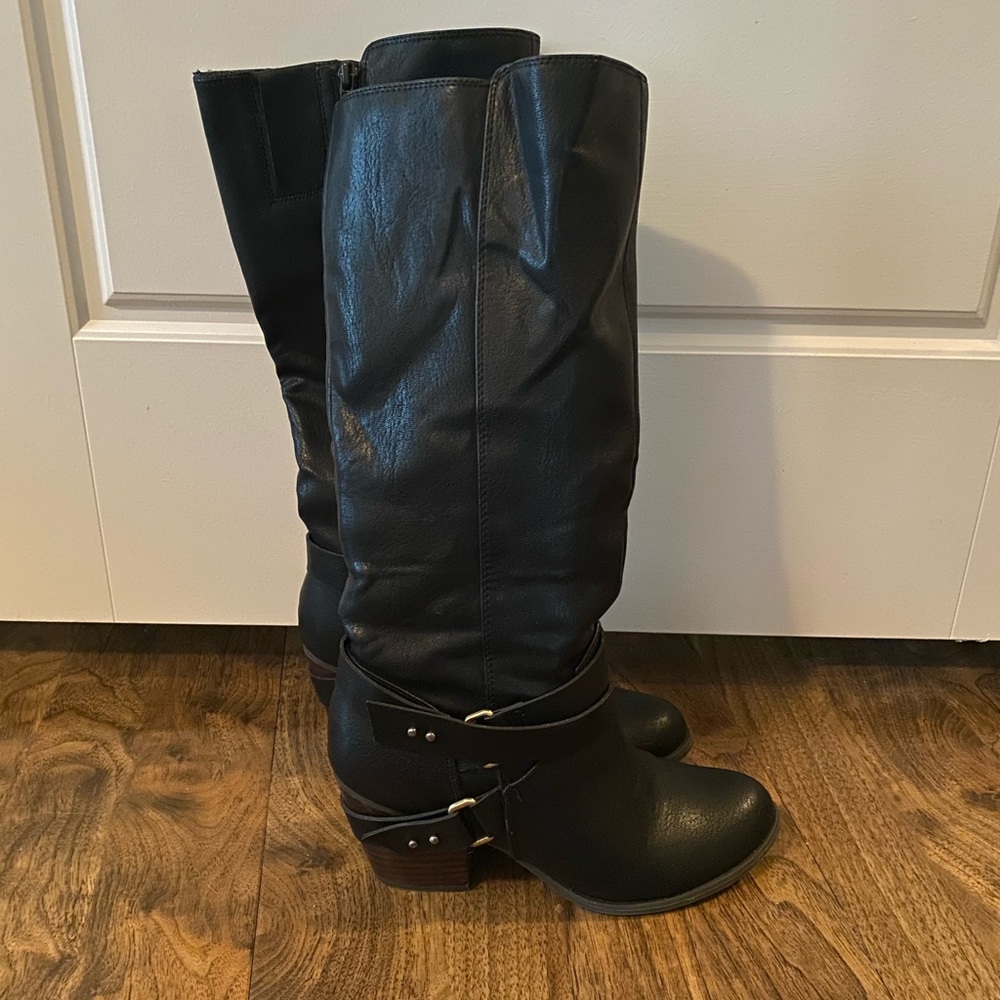 Fergie Black Boots